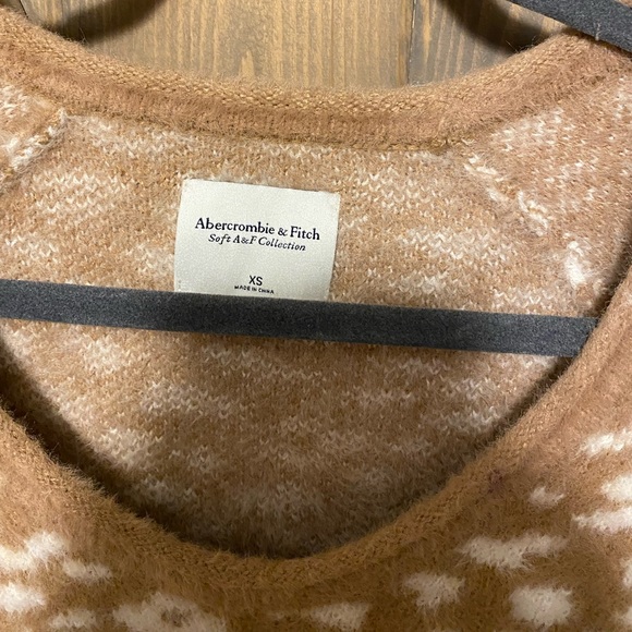 Abercrombie Leopard Print Sweater - Picture 2 of 8